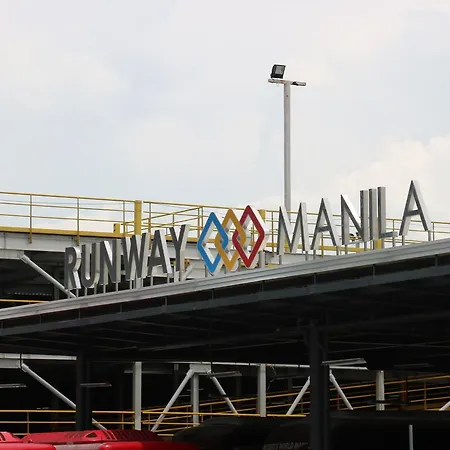 One Palm Tree Villas Manila Exterior photo